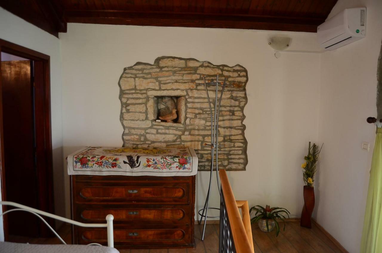 Apartment Duerose Buje Bagian luar foto