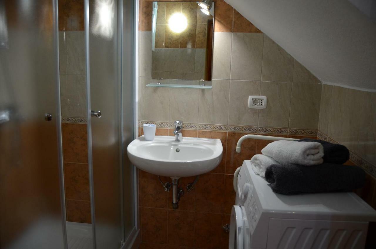 Apartment Duerose Buje Bagian luar foto